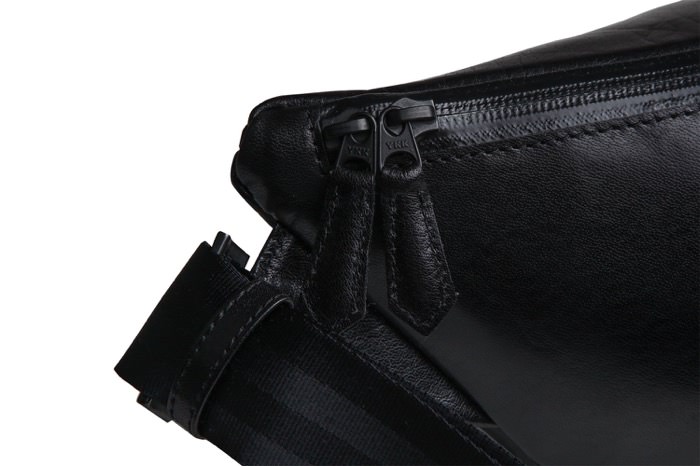 ボディバッグ  class=